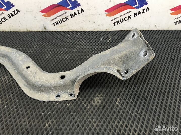 Кронштейн крыла правого