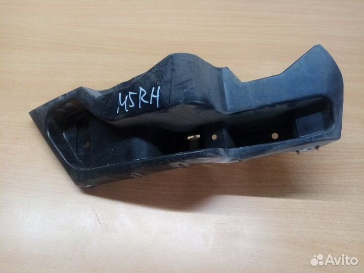 Кронштейн задний правый Ford Mondeo (5) седан