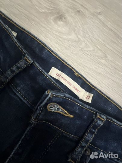 Джинсы Levi's