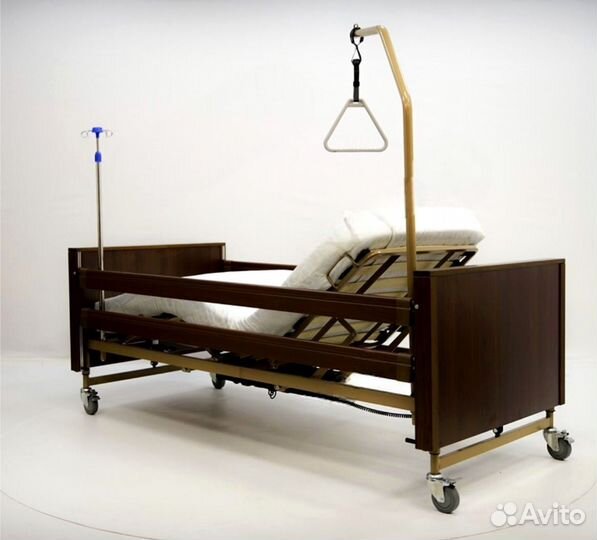 Медицинская кровать функциональная