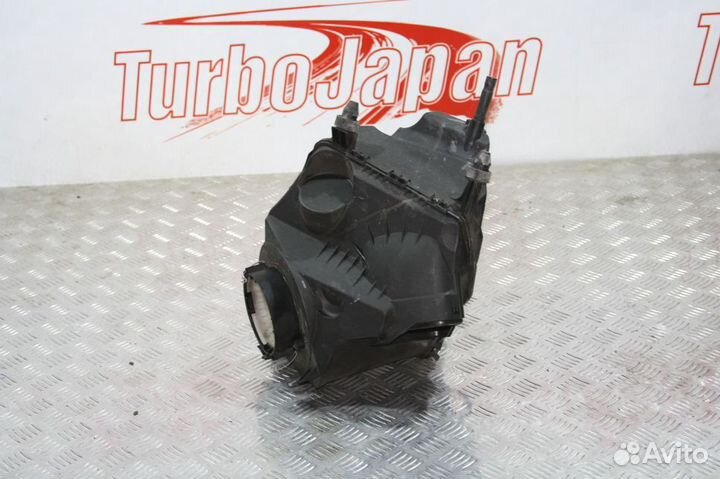 Корпус воздушного фильтра Audi A6 C6 4F AUK 3.2FSI