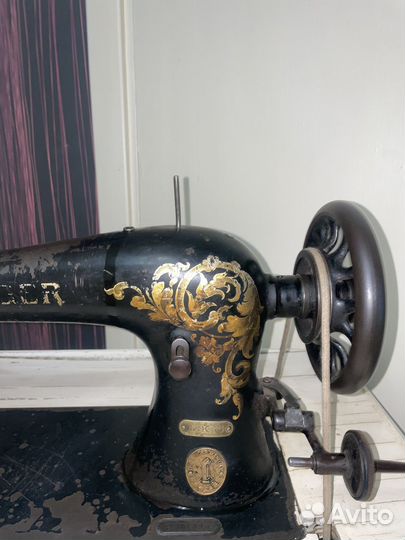 Ножная швейная машинка Singer