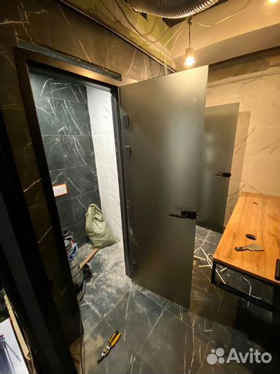 Распашные стеклянные двери