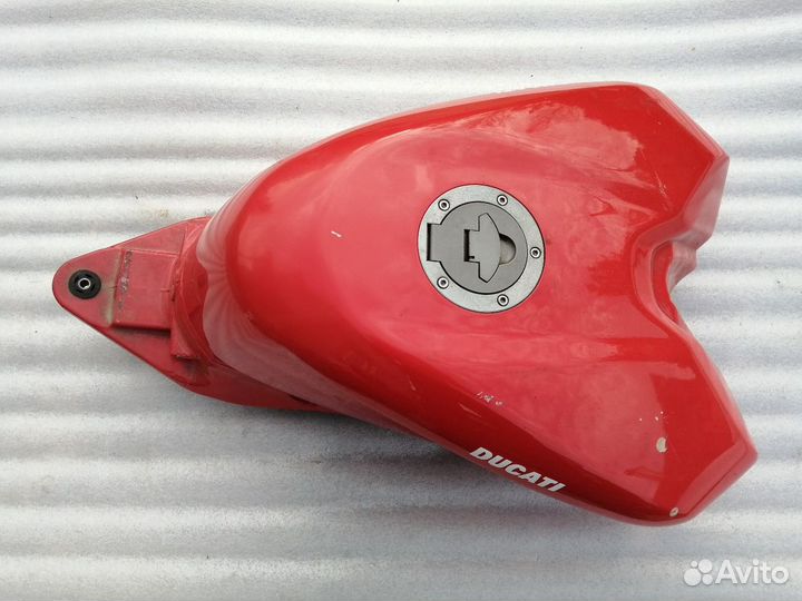 Ducati 1198 топливный бак