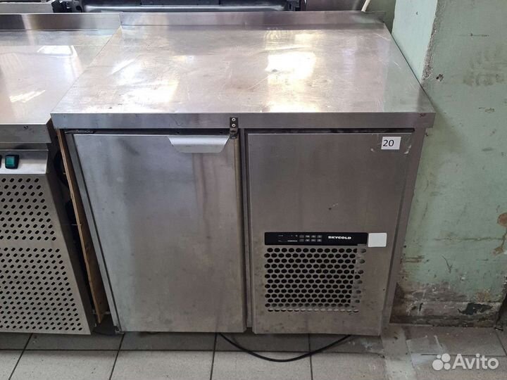 Холодильный стол