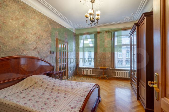 4-к. квартира, 135,6 м², 4/6 эт.