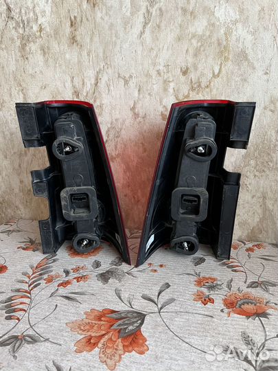 Продаю задние фонари на лада ларгус