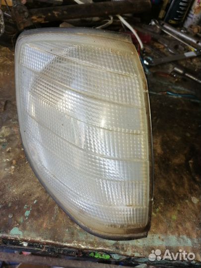 Поворотник w140 правый