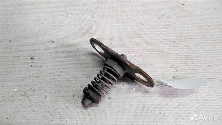 Направляющая замка капота BMW 3 Е46 98-05г