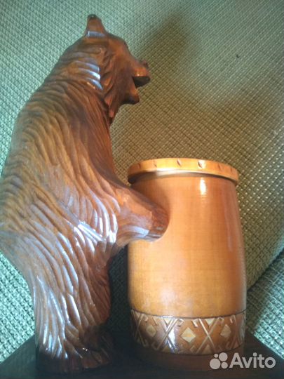 Статуэтка из дерева