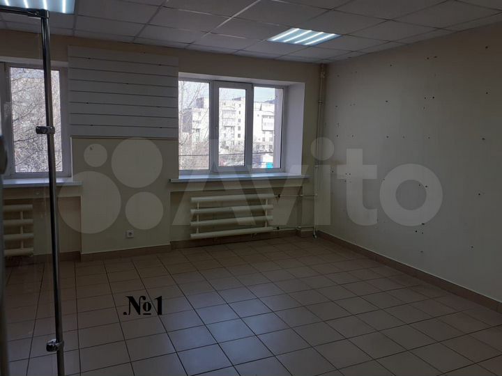 Торговые помещения на 1,2 этажах, ост.Космонавтов