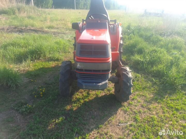 Мини-трактор Kubota GT3, 2014