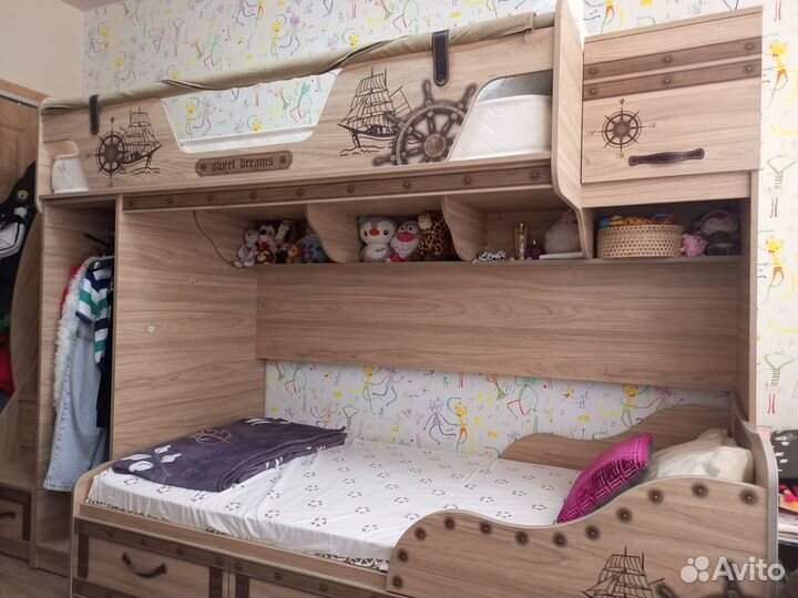 Двухъярусная кровать