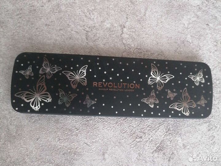 Тени для век makeup revolution