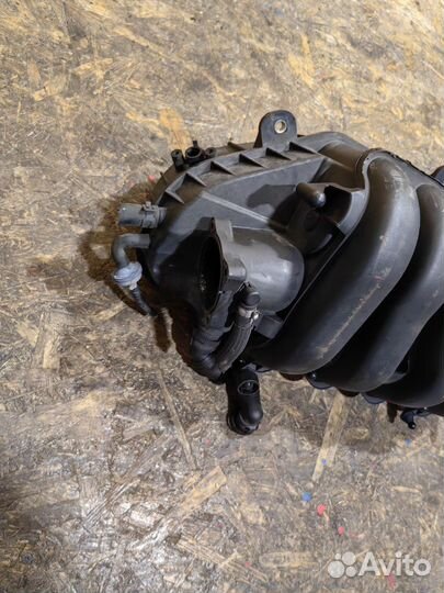 Впускной Коллектор Пассат Б6 Ауди А3 06F133210P