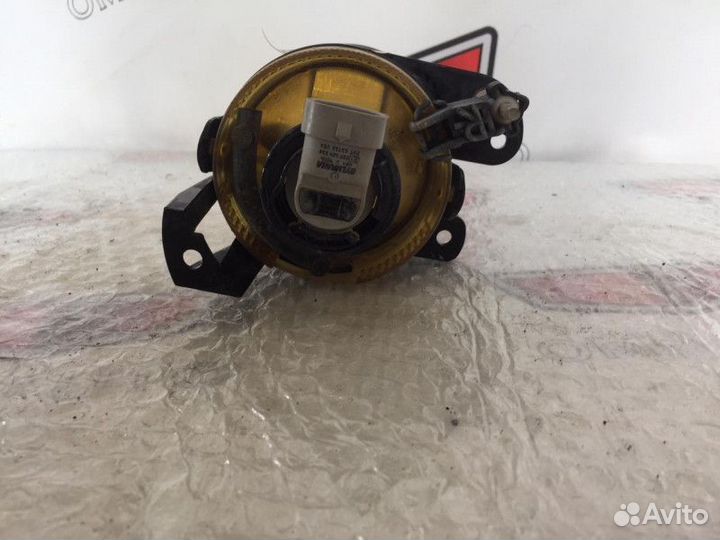 Фара противотуманная правая Пассат Б6