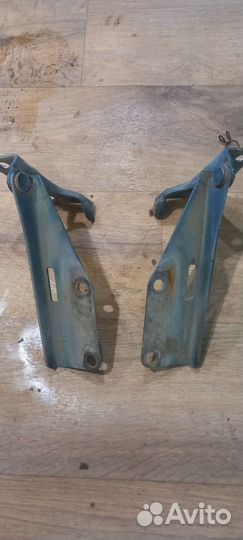 Петля капота Nissan Almera N15