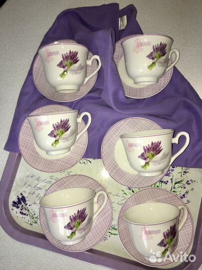 Фарфоровые чашки с блюдцем