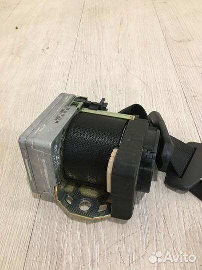 Ремень безопасности задний правый Mercedes Benz