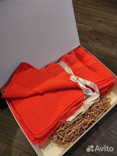 Оранжевый новый вязаный плед в коробке
