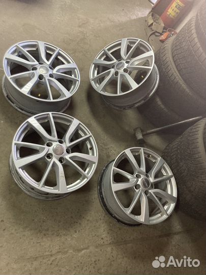 Диски литые R 17 5*114.3 комплект