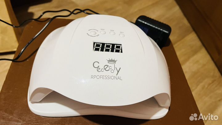 Лампа для маникюра новая