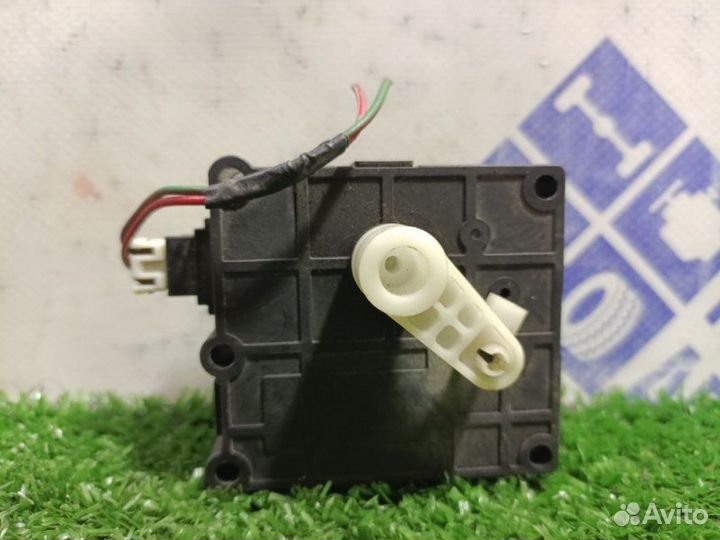 Сервопривод заслонки печки Mitsubishi Legnum