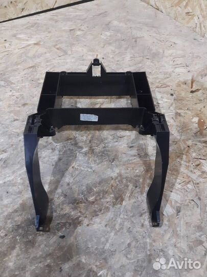 Рамка магнитолы A2116800134 Mercedes-Benz E-Class