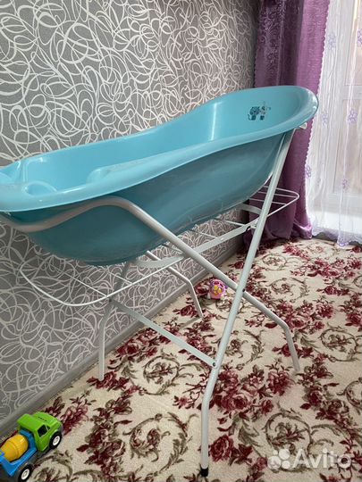 Ванночка с подставкой для купания