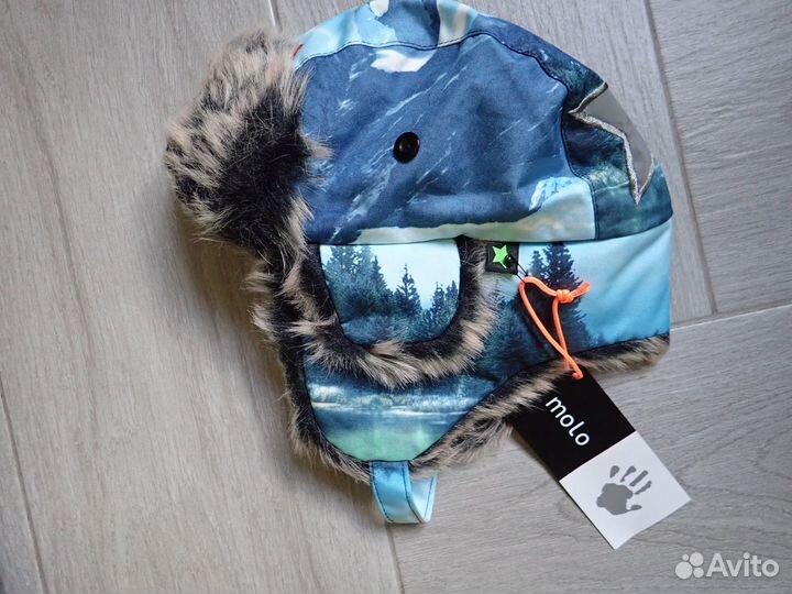 Новая шапка мембранная в виде ушанки, Molo