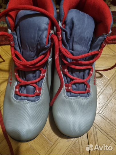 Лыжные ботинки