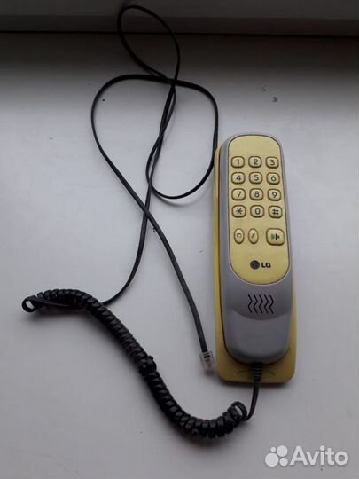 Телефон LG