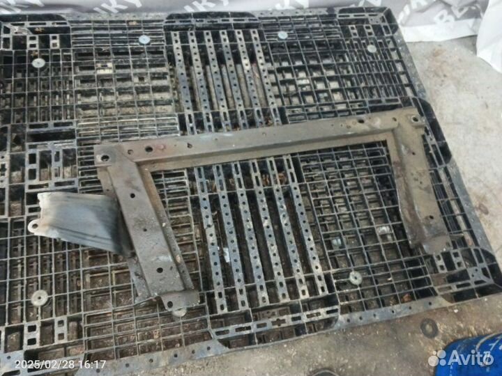 Подрамник Renault Megane K4M 2008