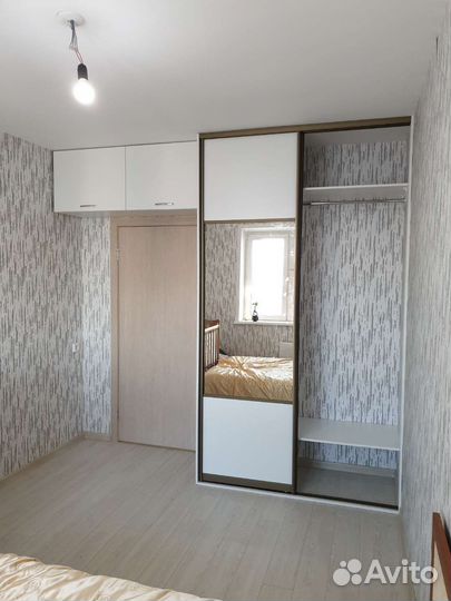 Шкаф купе с зеркалом белый на заказ