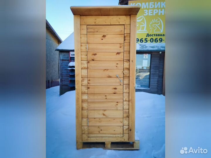 Дачный туалет деревянный в Верево