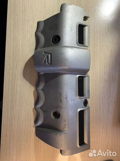Крышка двигателя Volvo S60R 08653145