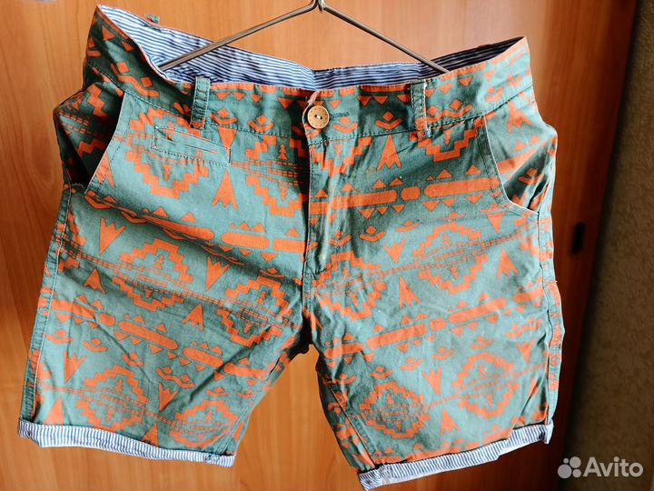 Шорты и бриджи женские