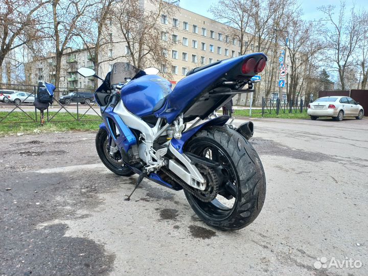 Ymaha YZF-R1