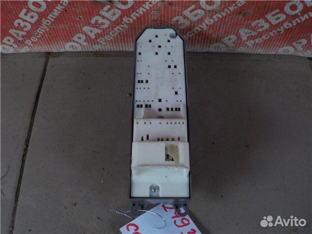 Блок клавишь электростеклоподъемников передний