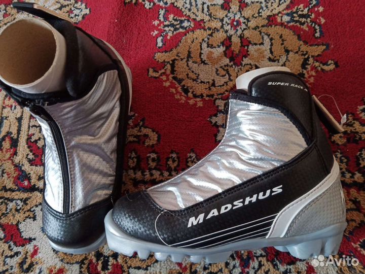 Лыжные ботинки детские