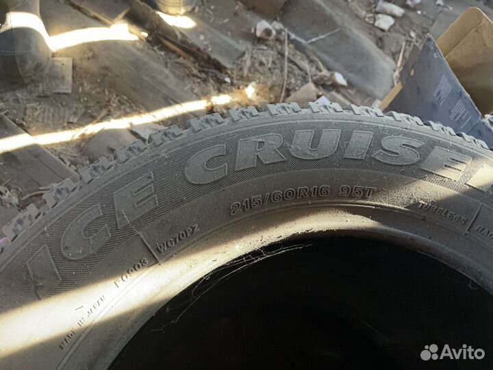 Bridgestone Ice Cruiser 7000 215/60 R16