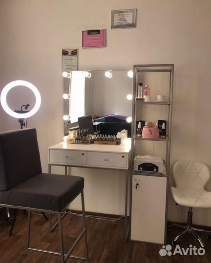 Консоль с зеркалом