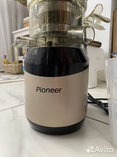 Соковыжималка шнековая