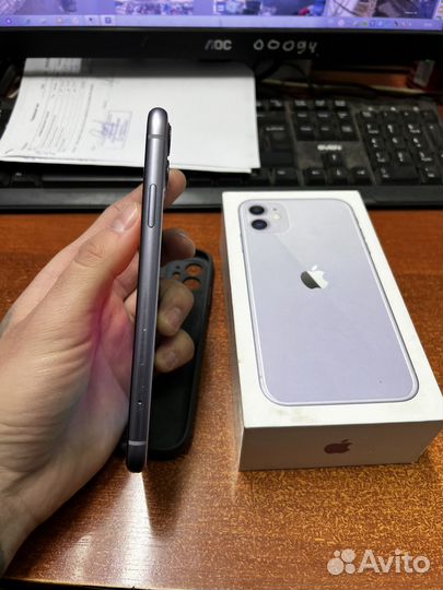 iPhone 11, 64 ГБ