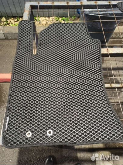 Автомобильные коврики evo (sandero 2, logan 2)