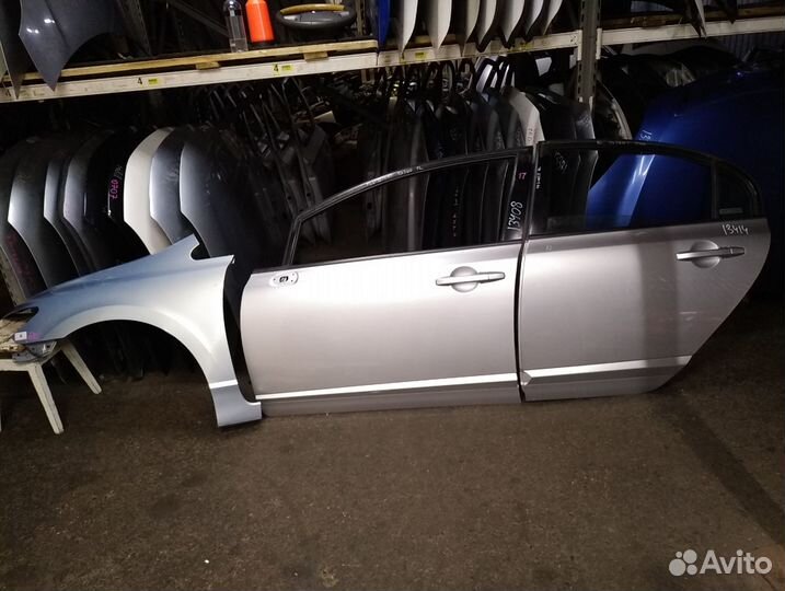Дверь Honda civic 4D оригинал