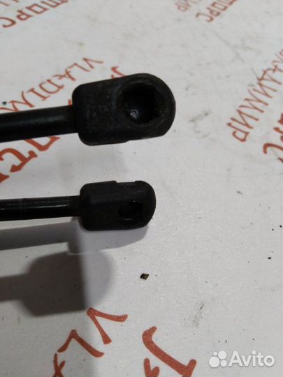 Амортизатор двери багажника Renault Megane 3