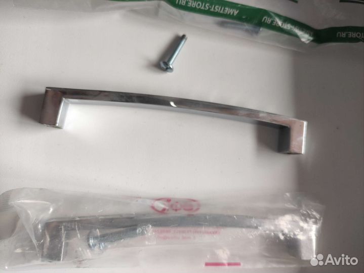 Дверная ручка на шкаф