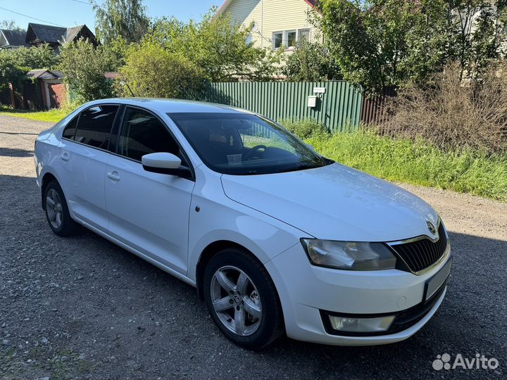 Skoda Rapid 1.6 AT, 2015, 107 500 км