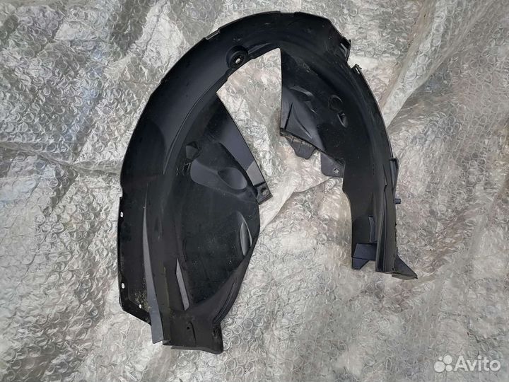 Подкрылок передний правый Renault Logan 2